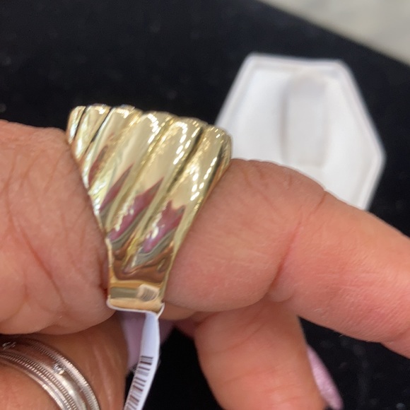 14 karat gold diamond cluster Power Ring - Picture 8 of 14